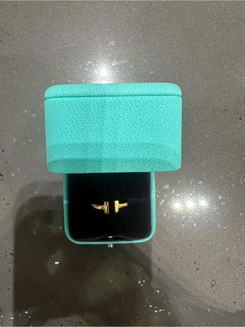 Tiffany & Co. T Wire Ring – 18K Yellow Gold – Size 7